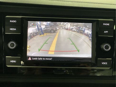 Used 2024 Volkswagen Jetta SE w/ Panoramic Sunroof Package FWD image 33