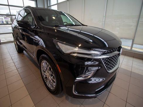 Used 2023 Buick Enclave Avenir w/ Avenir Technology Package image 4