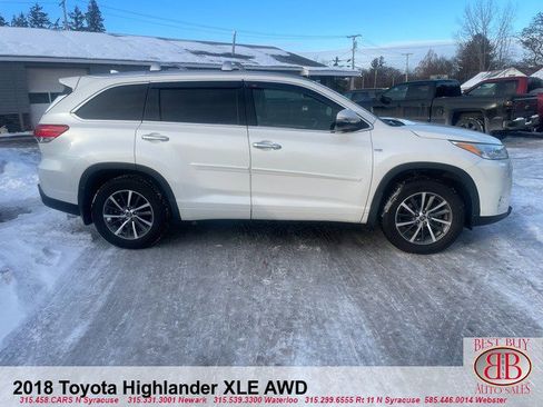 Used 2018 Toyota Highlander XLE image 2