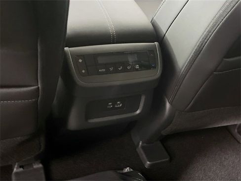 New 2025 Nissan Pathfinder SL image 16