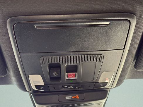 Used 2025 Honda Accord Sport image 8