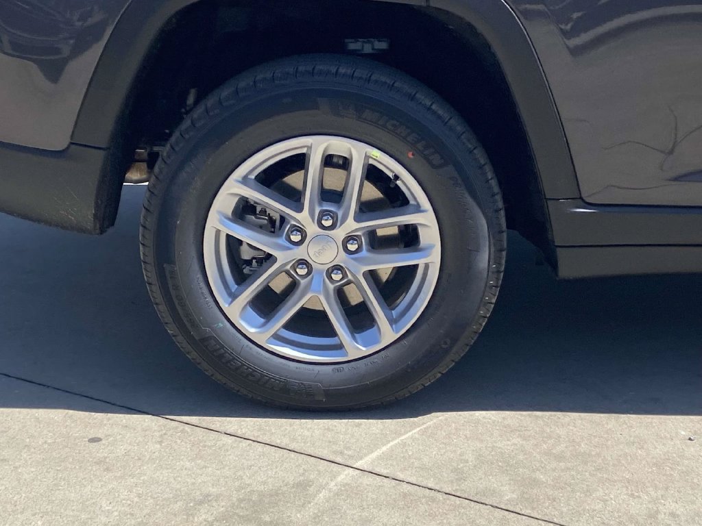 New 2026 Jeep Grand Cherokee Laredo X RWD image 36