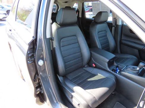Used 2024 Honda CR-V EX-L image 16