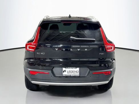 Used 2020 Volvo XC40 T5 Momentum image 8