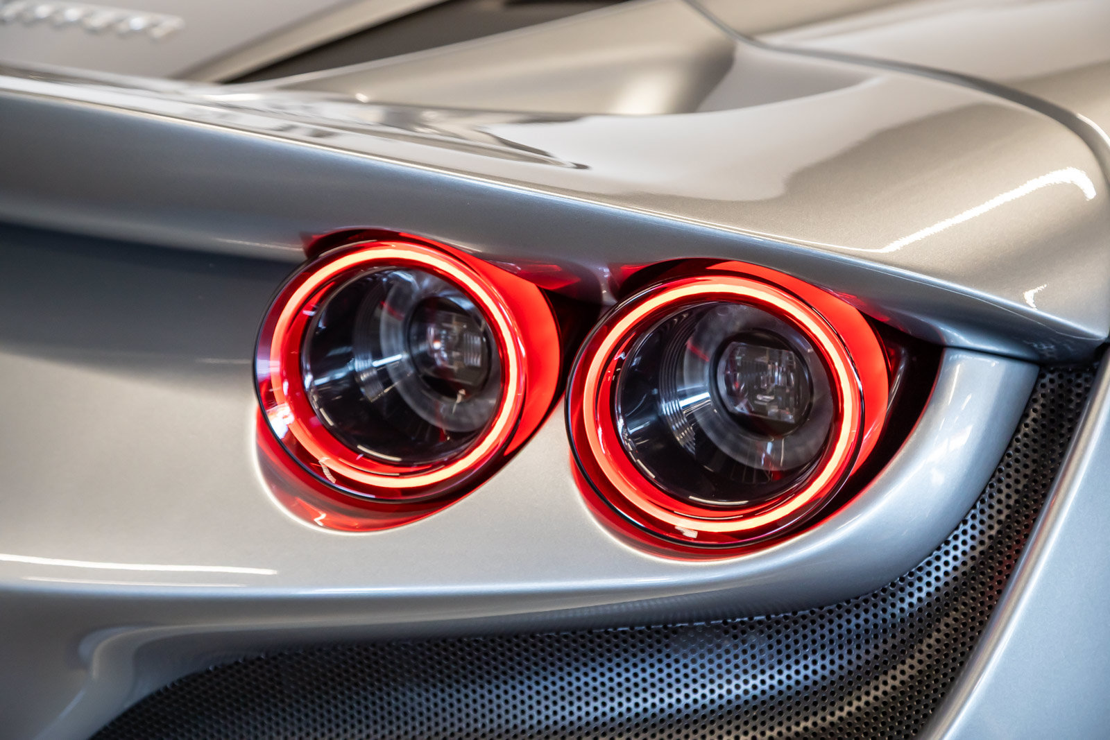 Used 2021 Ferrari F8 Tributo RWD image 30