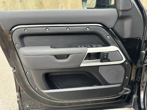 Certified 2023 Land Rover Defender 110 X-Dynamic SE image 10