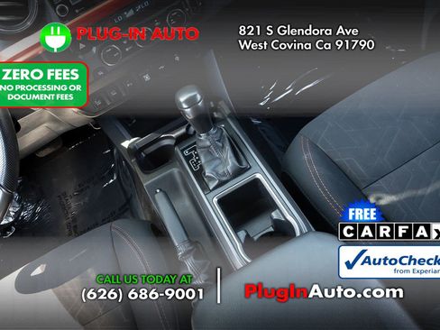 Used 2020 Toyota Tacoma TRD Off-Road w/ Advanced Technology Package AWD/4WD image 18