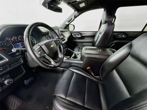 Used 2024 Chevrolet Suburban LS RWD image 11