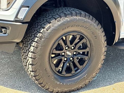Used 2025 Ford F150 Raptor AWD/4WD image 11