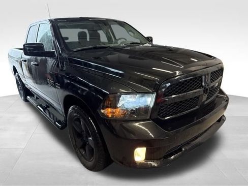 Used 2018 RAM 1500 Express w/ Black Ram 1500 Express Group AWD/4WD image 3