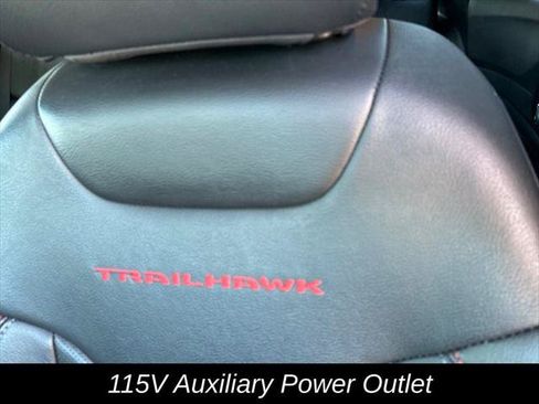 Certified 2022 Jeep Compass Trailhawk w/ Trailhawk Elite Group AWD/4WD image 33