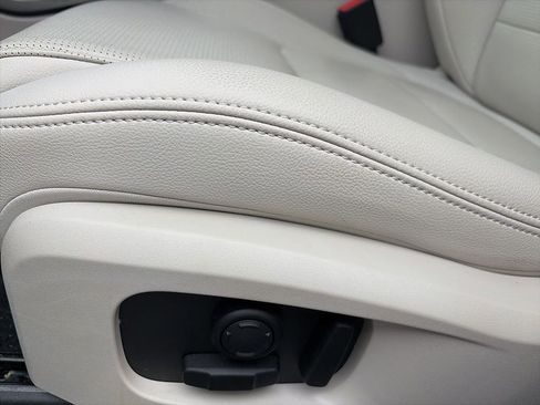 Used 2025 Jaguar F-PACE R-Dynamic S image 13