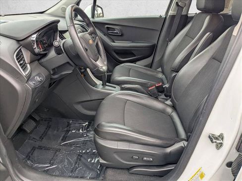 Used 2017 Chevrolet Trax LT w/ LT Convenience Package FWD image 15