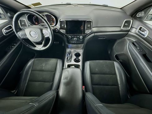 Used 2019 Jeep Grand Cherokee Altitude RWD image 10