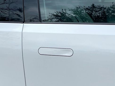 Used 2023 Rivian R1S Adventure image 20