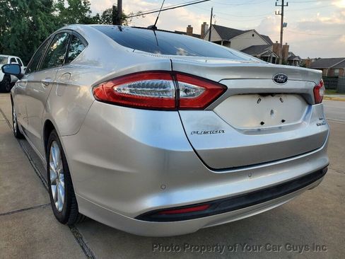Used 2017 Ford Fusion SE image 19