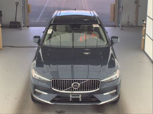 Used 2023 Volvo XC60 B5 Plus w/ Climate Package image 16