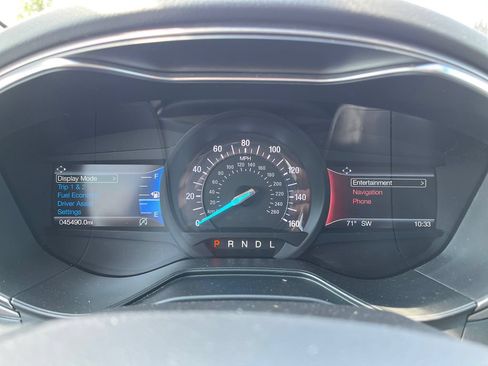 Used 2020 Ford Fusion SE FWD image 20
