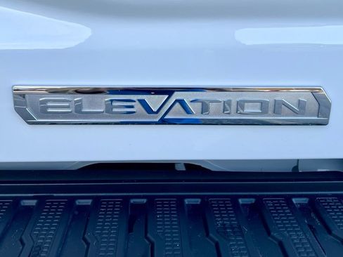 New 2026 GMC Sierra 1500 Elevation image 14