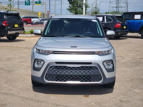 Used 2020 Kia Soul LX FWD image 2