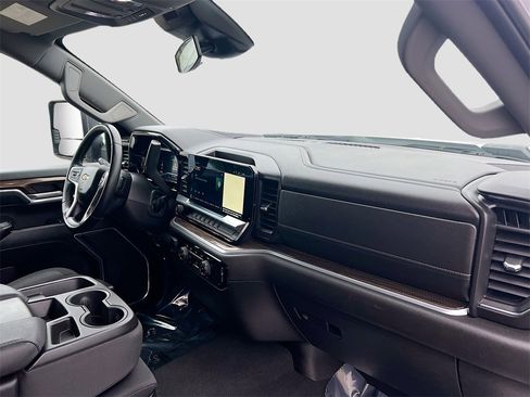 Used 2024 Chevrolet Silverado 2500 LT image 26