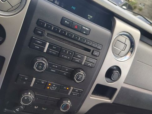 Used 2011 Ford F150 XLT w/ XLT Chrome Pkg image 10