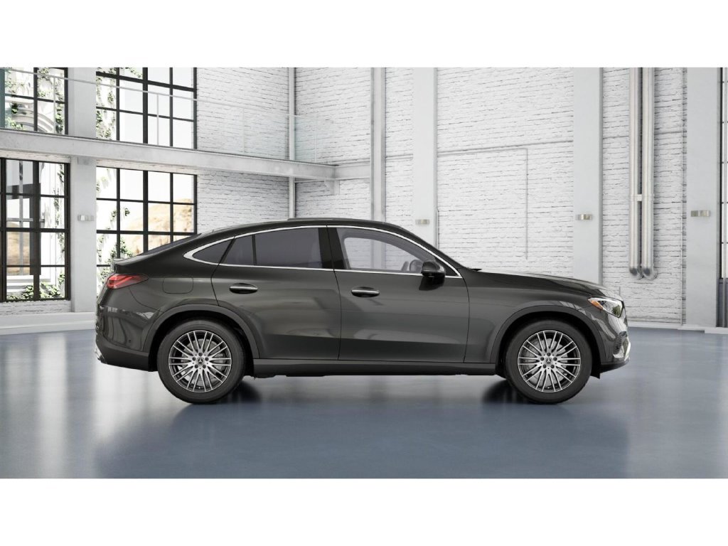 Used 2025 Mercedes-Benz GLC 300 4MATIC image 16