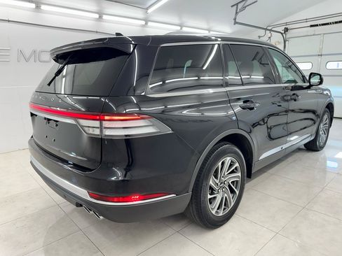Used 2023 Lincoln Aviator AWD w/ Elements Package image 4