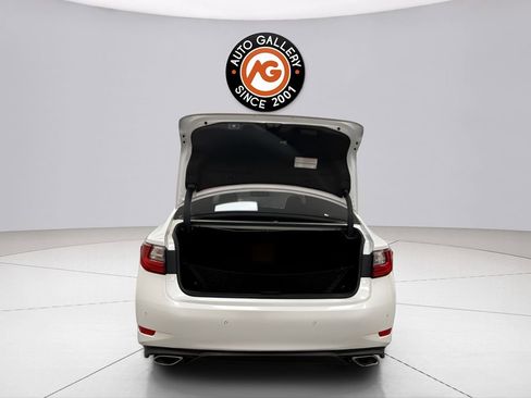 Used 2018 Lexus ES 350 w/ Luxury Package w/Wood Trim image 25