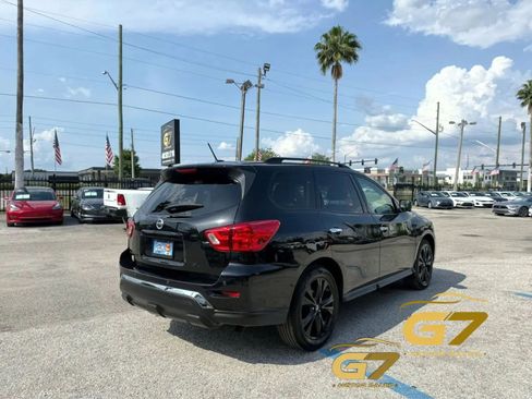 Used 2018 Nissan Pathfinder SL w/ Midnight Edition Package FWD image 8