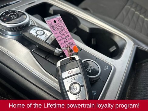 Used 2020 Ford Explorer XLT w/ Comfort Package image 4