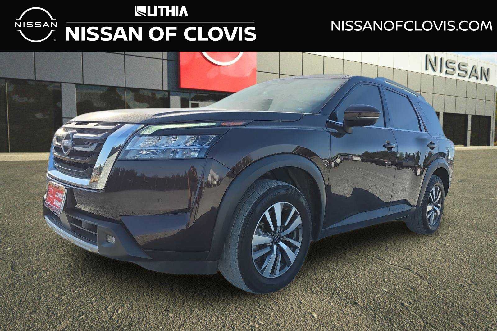 Used 2022 Nissan Pathfinder SL w/ Cargo Package FWD image 1