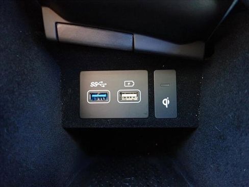 Used 2023 Genesis GV70 2.5T w/ Select Package image 24