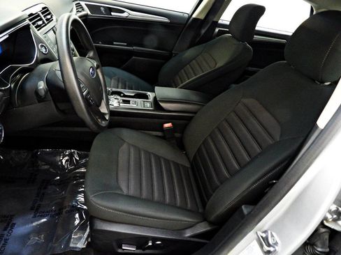 Used 2018 Ford Fusion SE FWD image 14