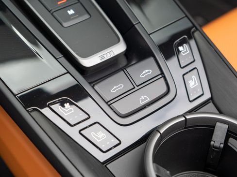 Certified 2025 Porsche 911 Carrera GTS RWD image 36
