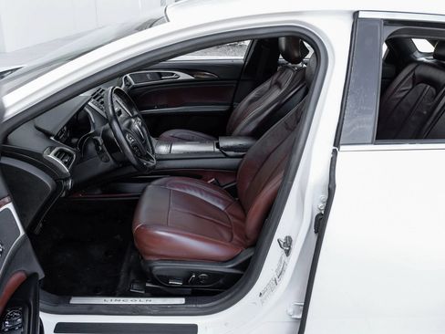 Used 2017 Lincoln MKZ Reserve FWD image 4