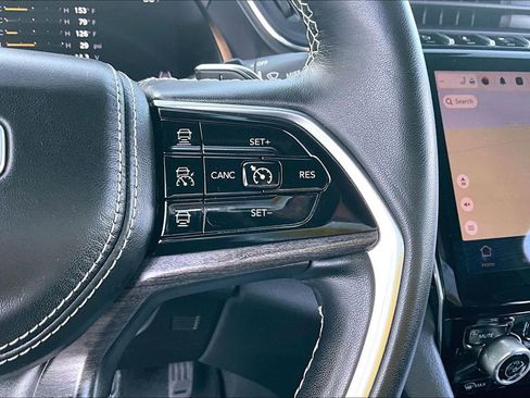 Used 2022 Jeep Grand Cherokee L Overland image 19