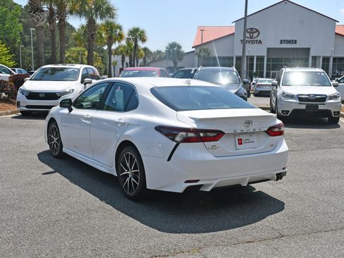 Certified 2024 Toyota Camry SE w/ Convenience Package image 3