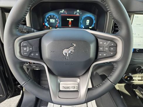 New 2025 Ford Bronco Badlands w/ Black Appearance Package AWD/4WD image 18