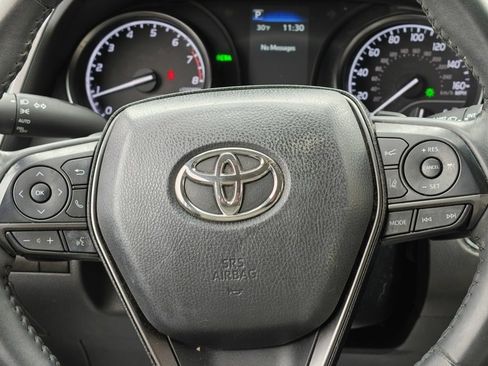 Used 2023 Toyota Camry SE image 19