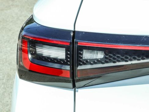 Used 2023 Volkswagen ID.4 Pro RWD image 8