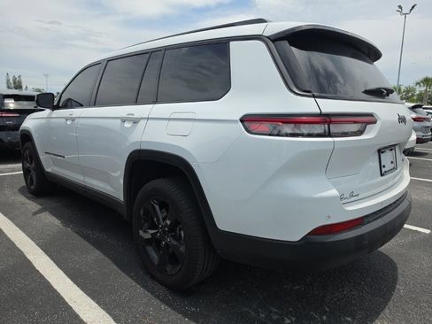 Used 2025 Jeep Grand Cherokee L Limited w/ Black Appearance Package RWD image 12
