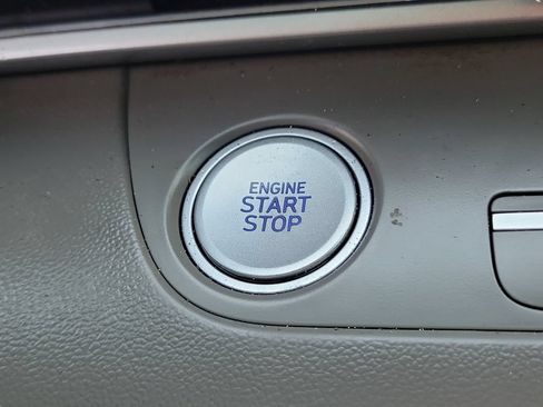 Used 2024 Hyundai Elantra SEL FWD image 40