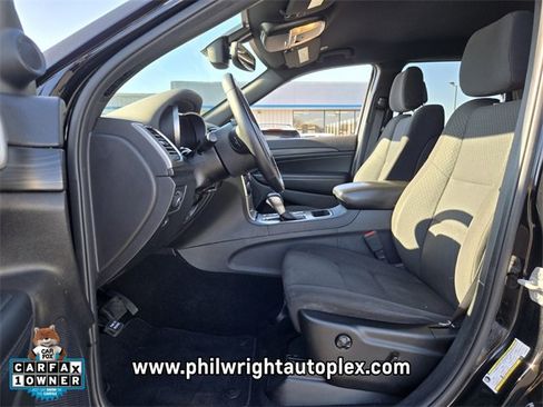 Used 2020 Jeep Grand Cherokee Laredo w/ 18" Wheel & 8.4" Radio Group image 9