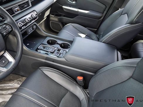 Used 2025 Honda Pilot Elite image 38