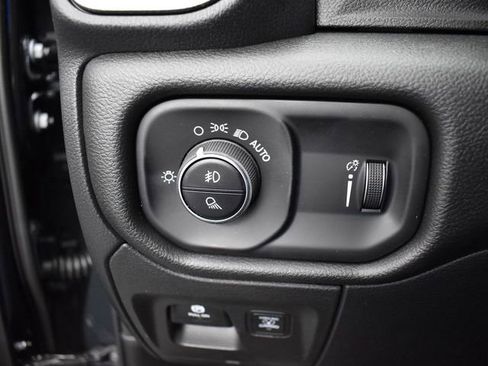 Used 2025 RAM 1500 Classic Warlock image 33