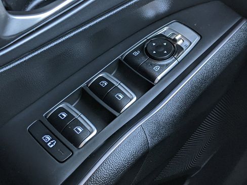 Used 2023 Kia Sorento LX image 17