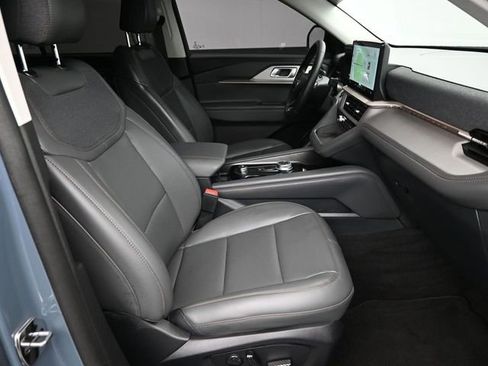 Certified 2025 Ford Explorer Active w/ Active Comfort Package RWD image 12