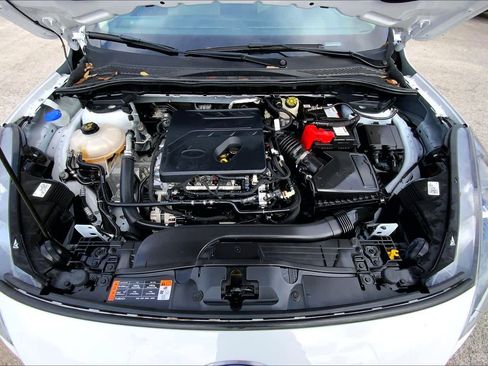 Used 2020 Ford Escape SE image 32