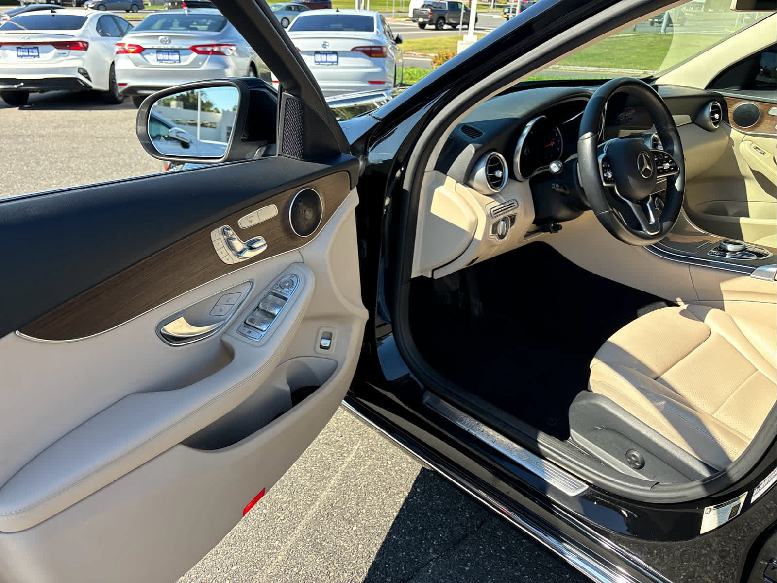 Used 2020 Mercedes-Benz C 300 4MATIC Sedan image 7